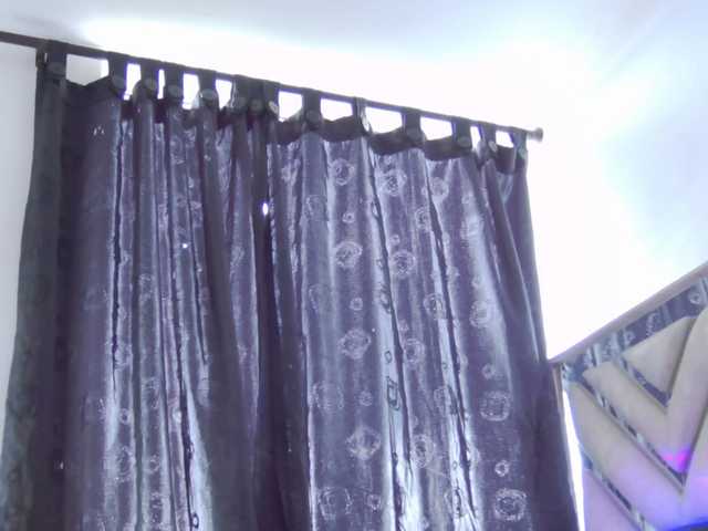 AlanaRouse1 live cam on BongaCams