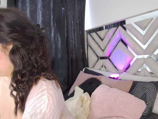 AlanaRouse1 live webcam show