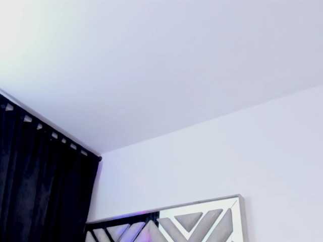 AlanaRouse1 live cam on BongaCams