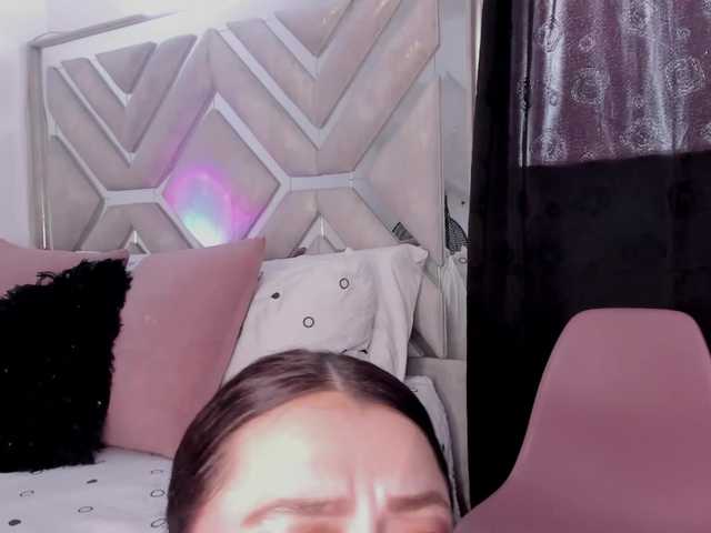 AlanaRouse1 live cam on BongaCams