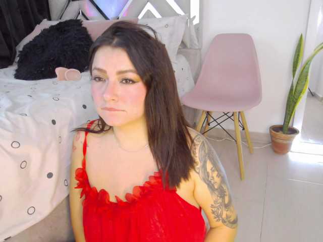 AlanaRouse1 Live Cam on BongaCams