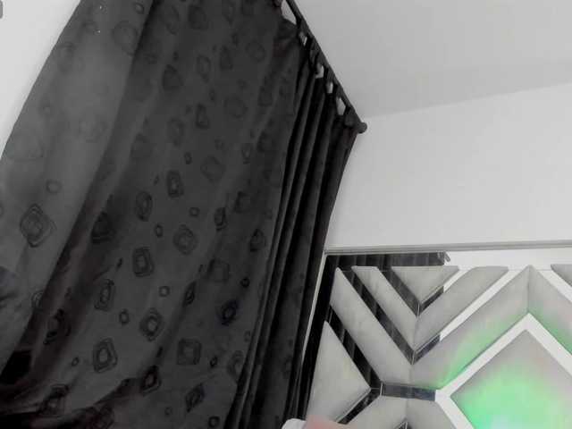 AlanaRouse1 live cam on BongaCams