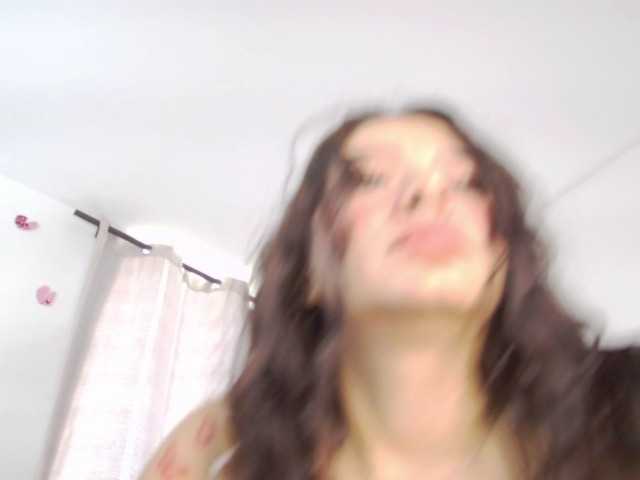 AlanaRouse1, en vivo ahora en BongaCams