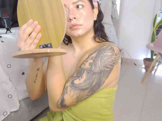 AlanaRouse1 webcam