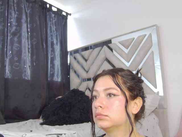 AlanaRouse1 webcam