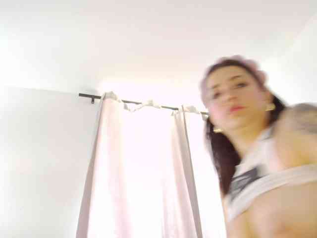 AlanaRouse1 webcam
