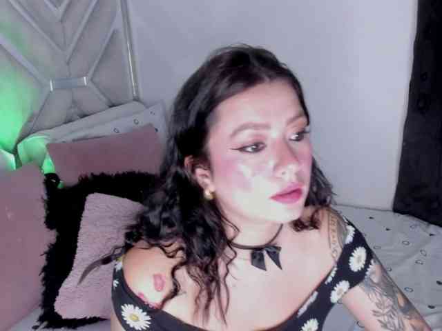 AlanaRouse1 webcam