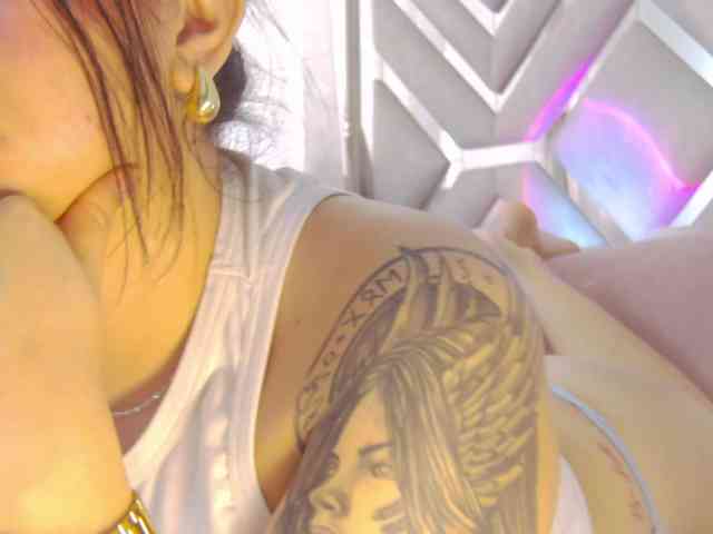 AlanaRouse1 webcam