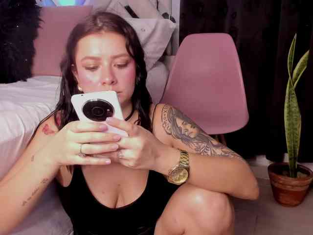 AlanaRouse1 webcam