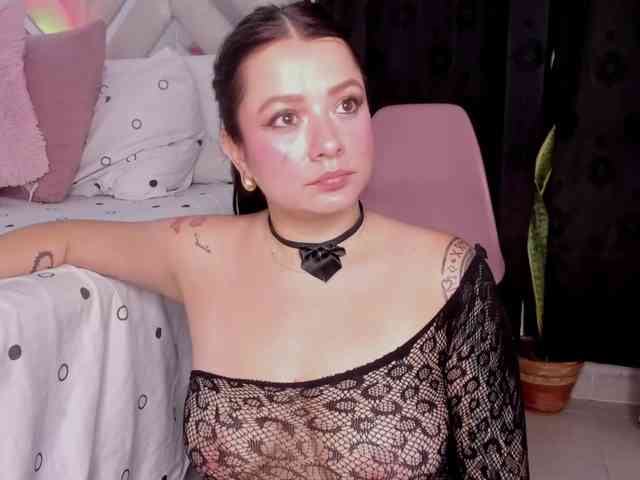 AlanaRouse1 webcam