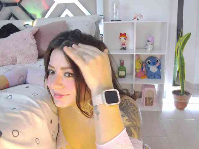AlanaRouse1 webcam