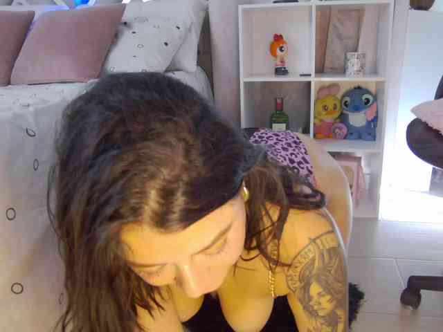 AlanaRouse1 webcam