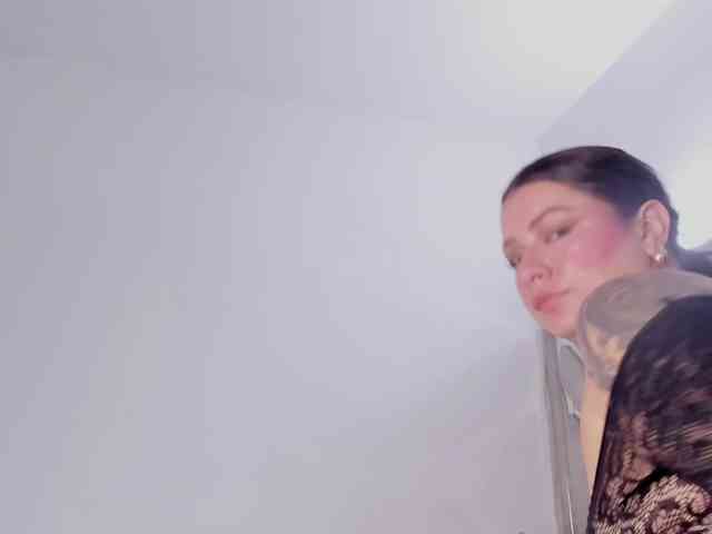 AlanaRouse1 webcam