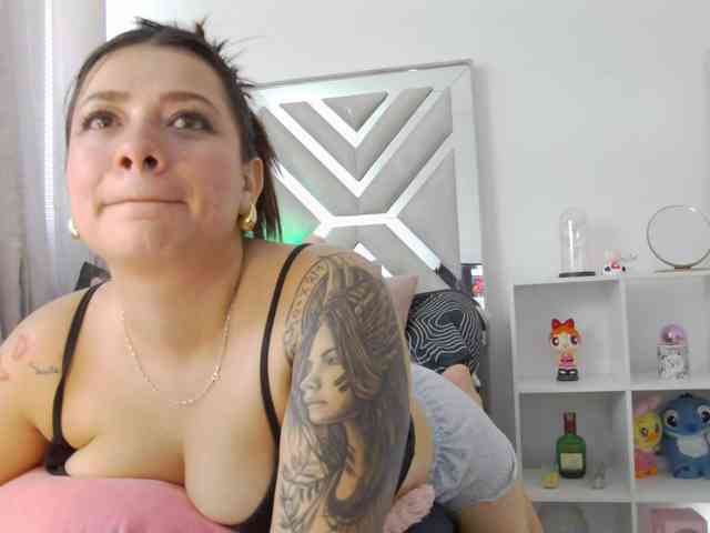 AlanaRouse1 webcam