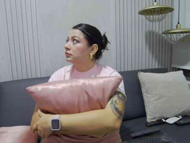 AlanaRouse1 webcam