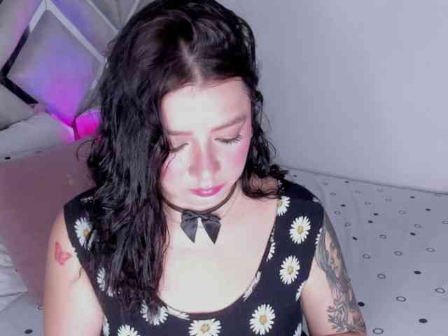 AlanaRouse1 webcam
