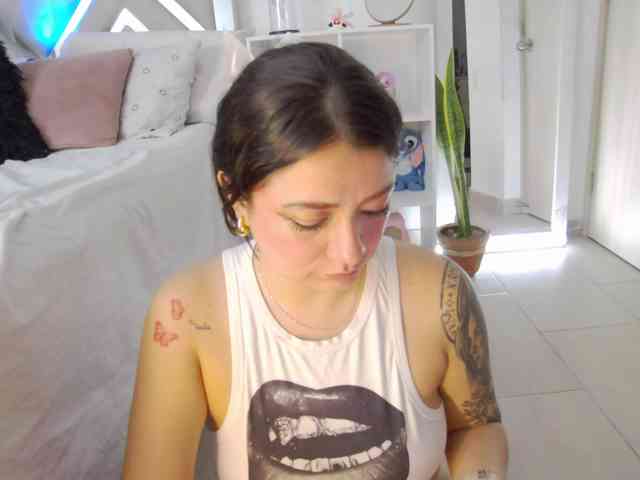 AlanaRouse1 webcam