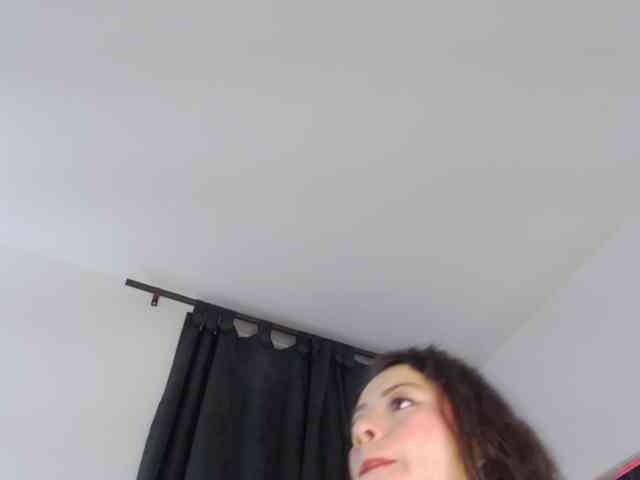 Modelo: AlanaRouse1