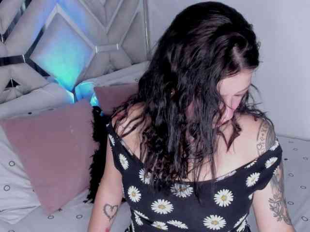 AlanaRouse1 webcam