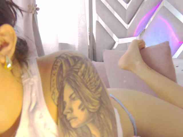 AlanaRouse1 webcam