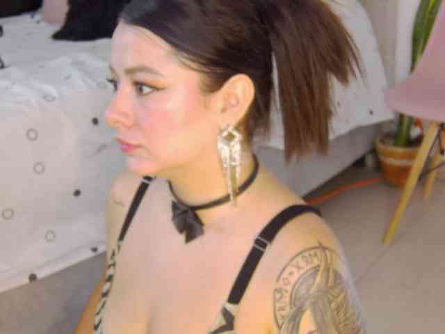 AlanaRouse1 webcam