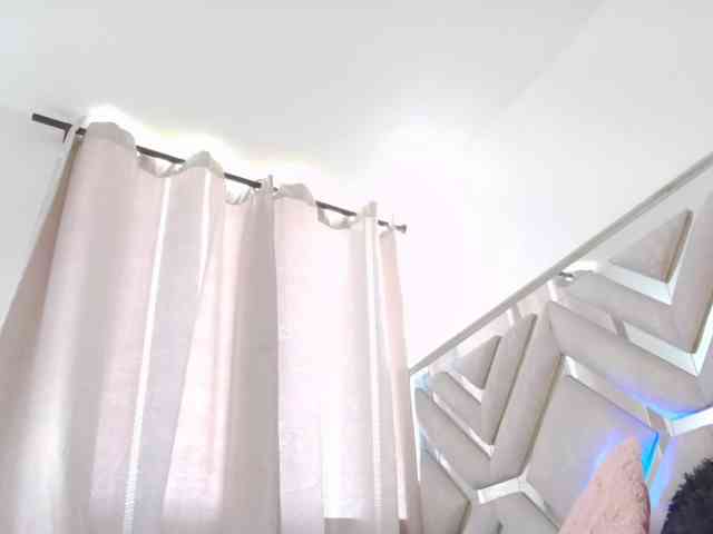 AlanaRouse1 webcam