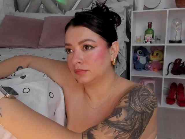 AlanaRouse1 webcam