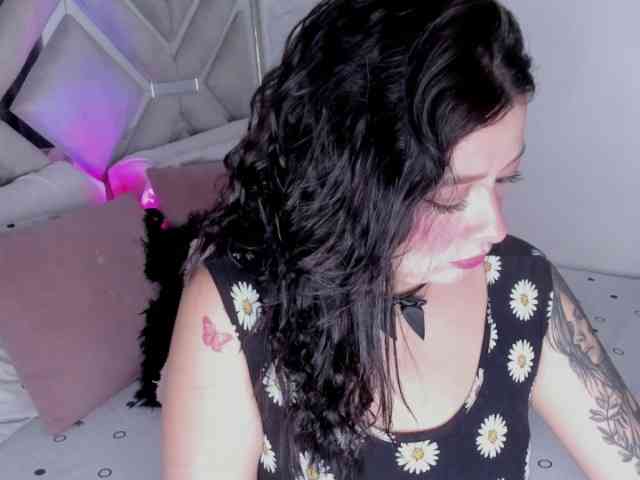 AlanaRouse1 webcam