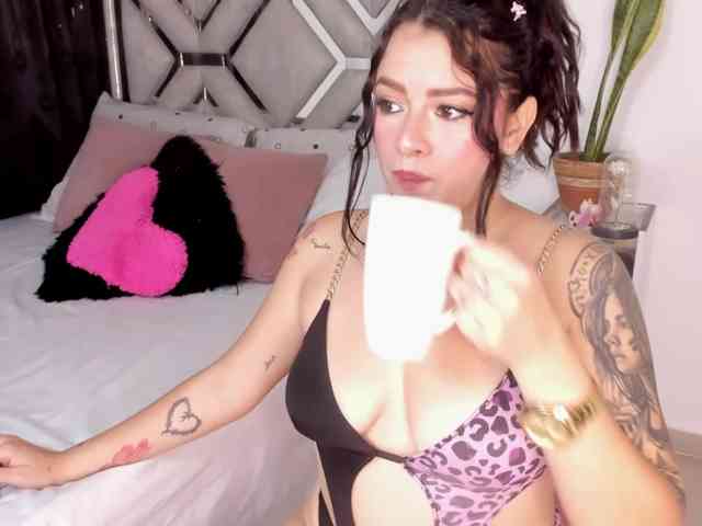 AlanaRouse1 webcam