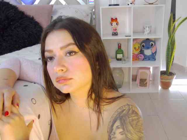 AlanaRouse1 webcam