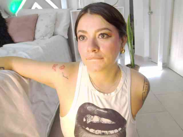 Modelo: AlanaRouse1