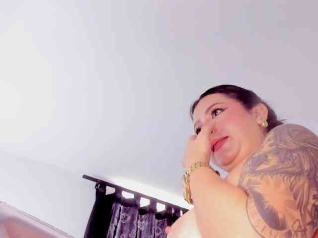 AlanaRouse1 webcam