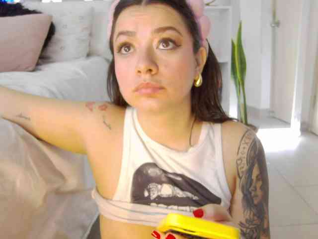 AlanaRouse1 webcam