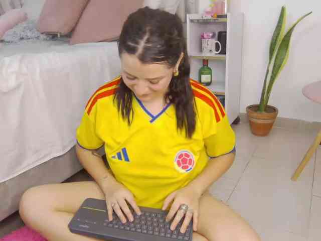 AlanaRouse1 webcam