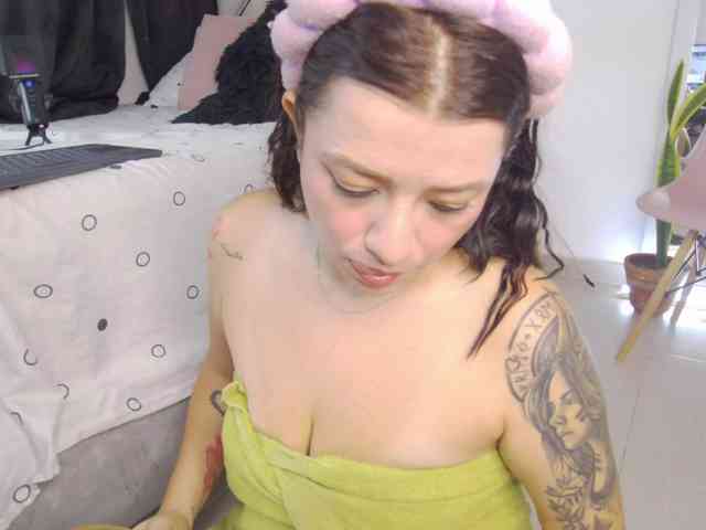 AlanaRouse1 webcam