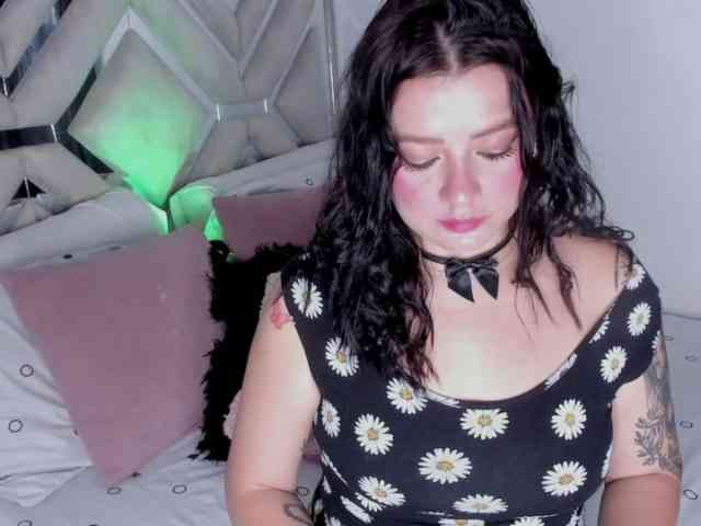 AlanaRouse1 webcam