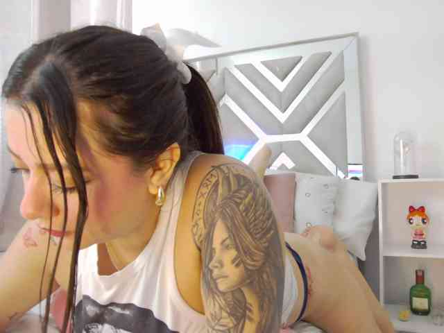 AlanaRouse1 webcam