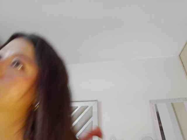 AlanaRouse1 webcam