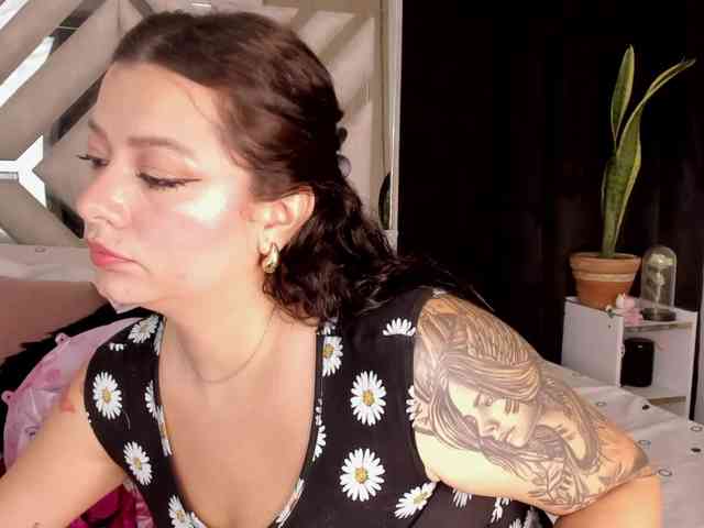 AlanaRouse1 webcam