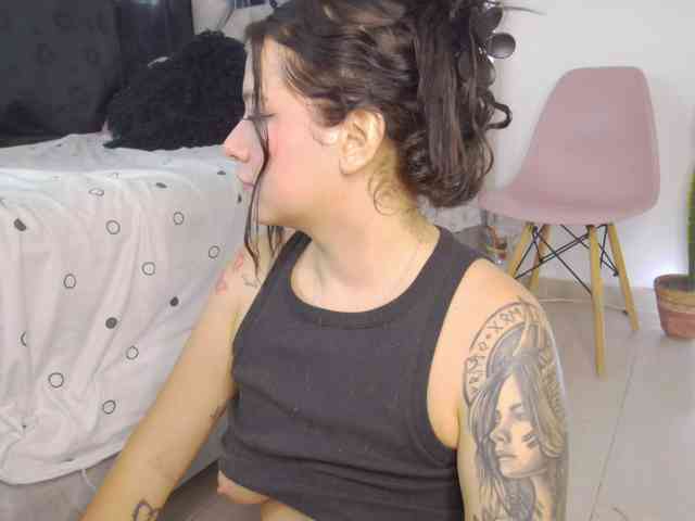 AlanaRouse1 webcam
