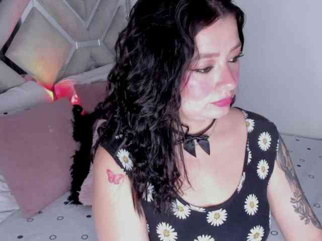 AlanaRouse1 webcam