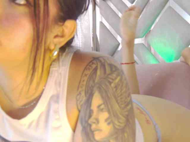 AlanaRouse1 webcam