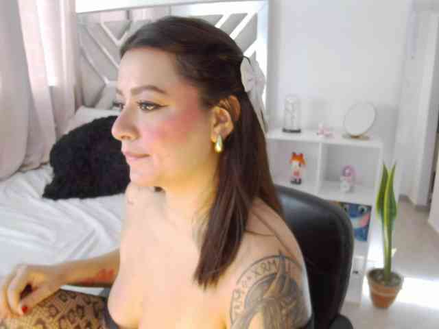 AlanaRouse1 webcam