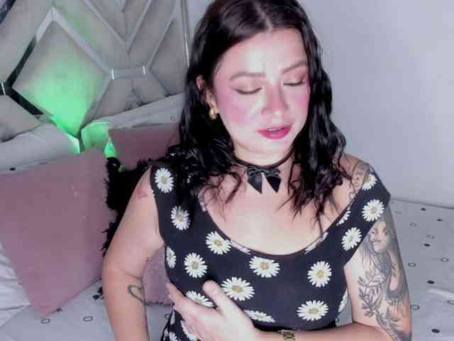 AlanaRouse1 webcam