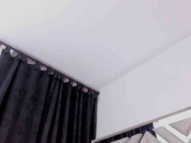 AlanaRouse1 webcam