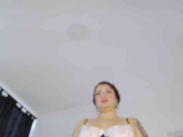 AlanaRouse1 webcam