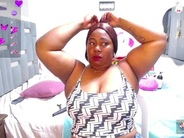 thickebonymilf live cam on BongaCams