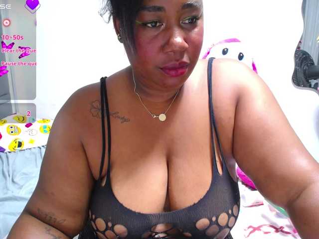 thickebonymilf live cam on BongaCams