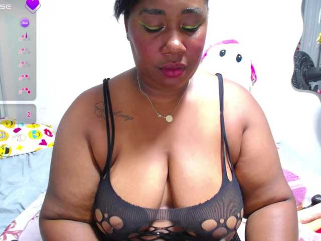 thickebonymilf live cam on BongaCams