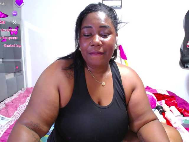 thickebonymilf live cam on BongaCams